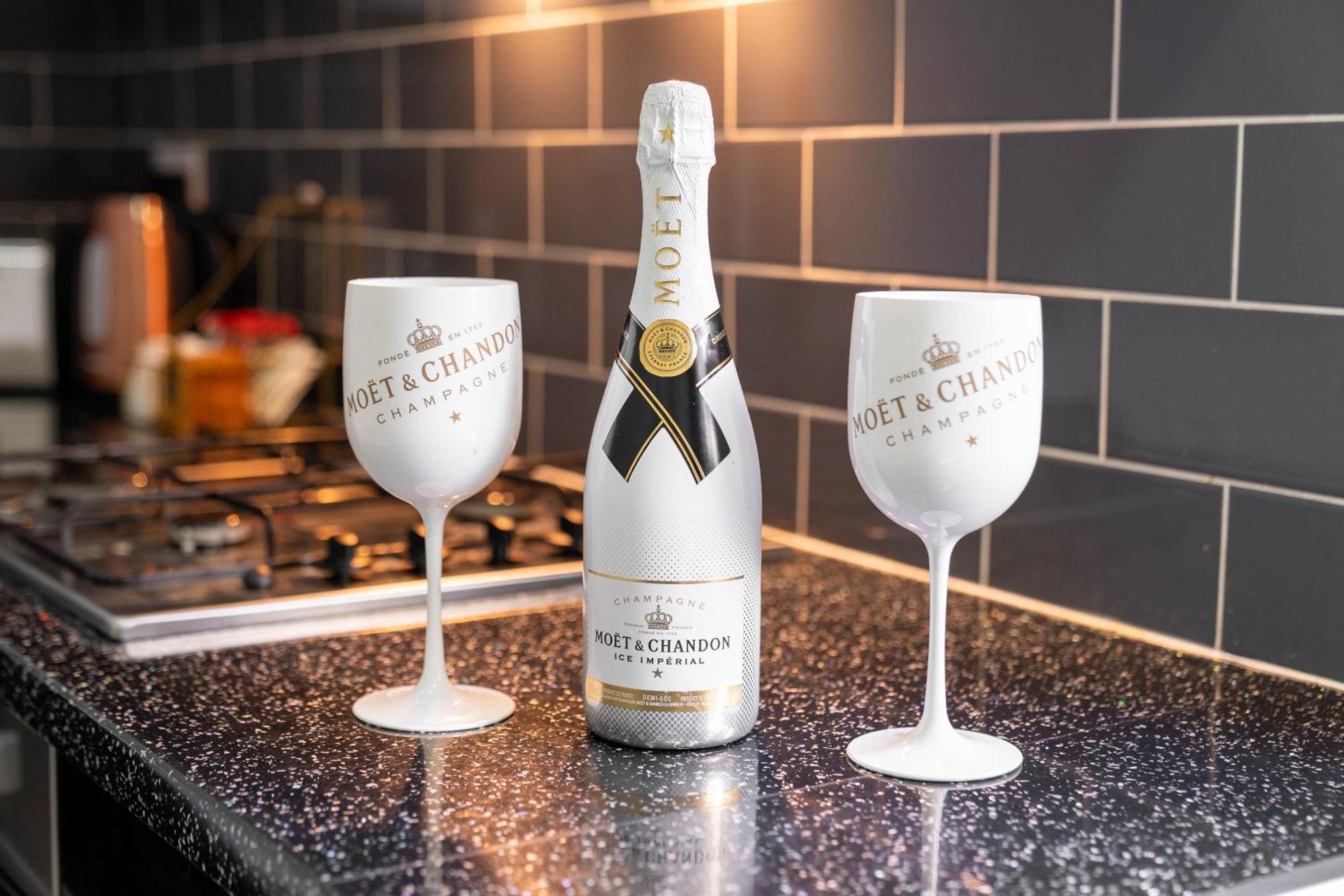 Five Bedroom Townhouse - Near City Centre - Edgbaston - On Street Parking - Wifi - Netflix - 974P Birmingham Exteriér fotografie