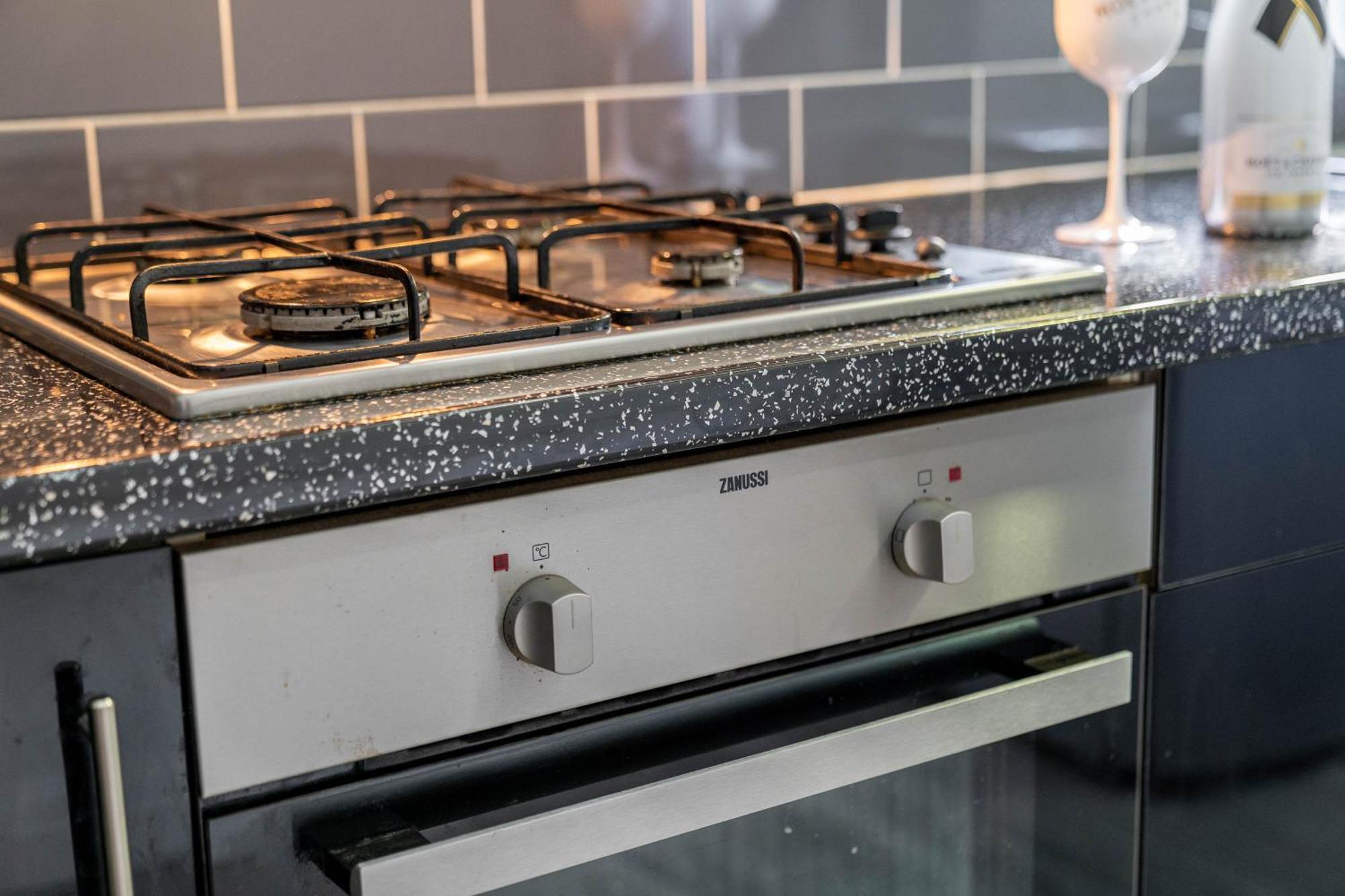 Five Bedroom Townhouse - Near City Centre - Edgbaston - On Street Parking - Wifi - Netflix - 974P Birmingham Exteriér fotografie