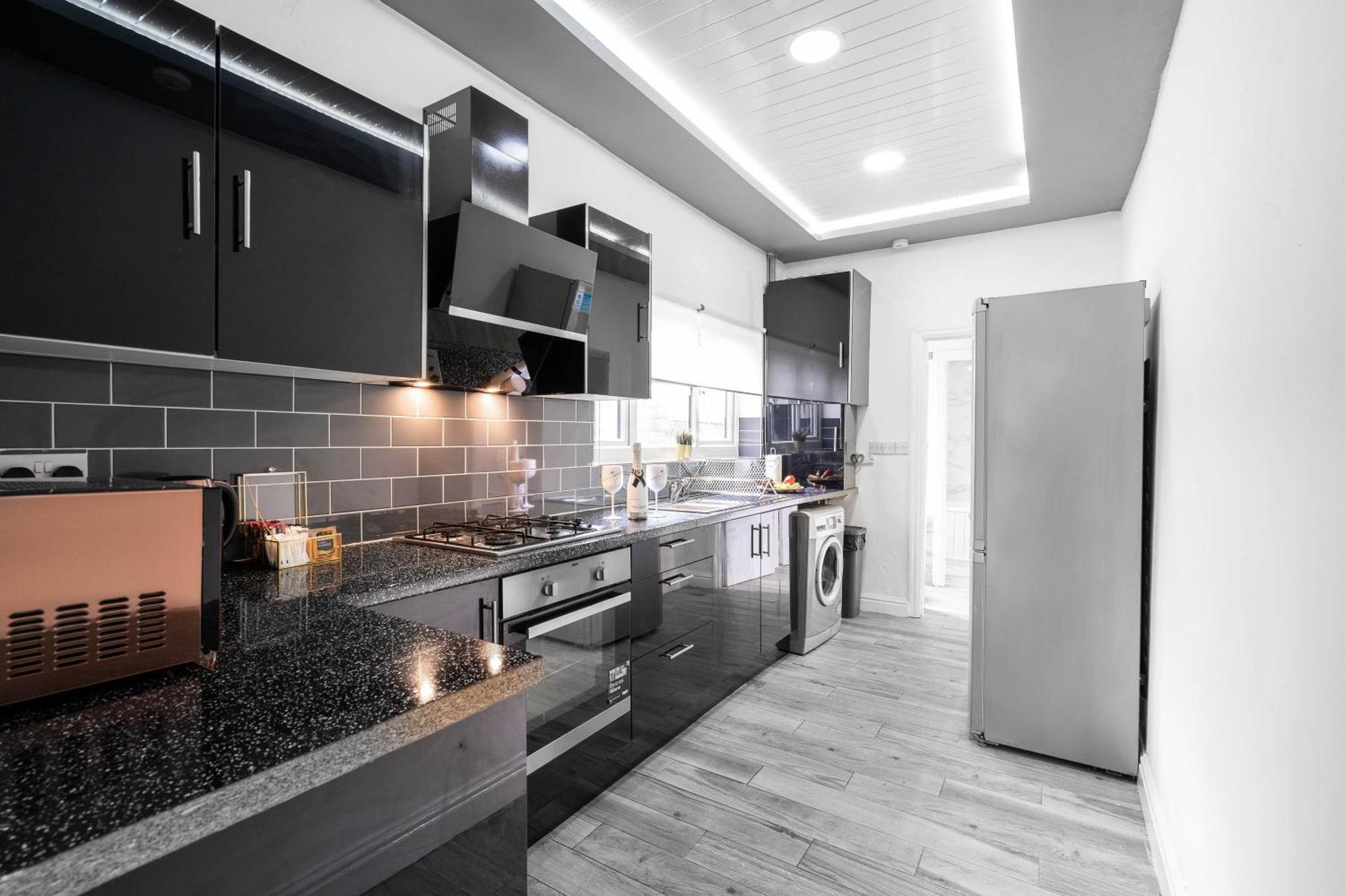 Five Bedroom Townhouse - Near City Centre - Edgbaston - On Street Parking - Wifi - Netflix - 974P Birmingham Exteriér fotografie